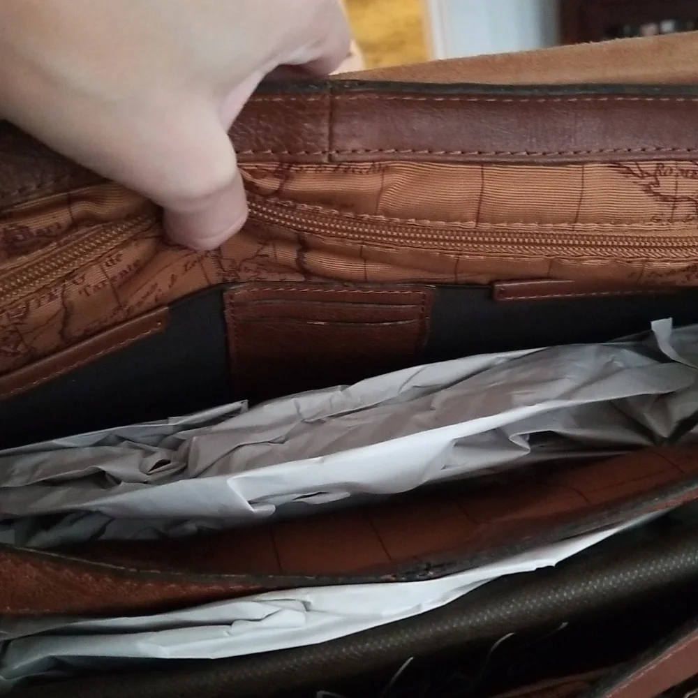 Nash Italian Leather Professor Briefcase Messenger Bag - Tuscan Brown Leather - Picture 7 of 10